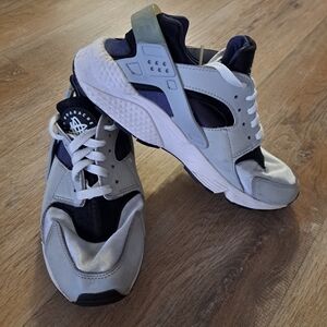 Nike Air Huarache Style Gray & Navy Sneakers Women's Size 8.5
